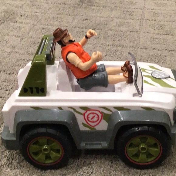 Jurassic park figure and car - Picture 4 of 4